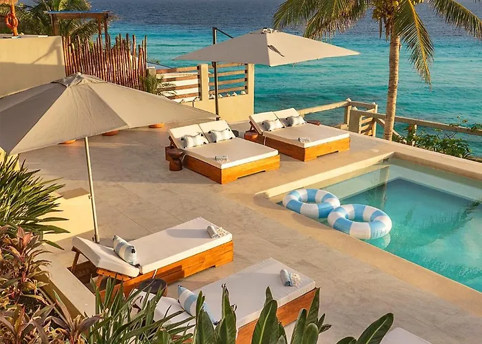5Br Island Villa, Stunning Views, Saltwater Pool & Concierge