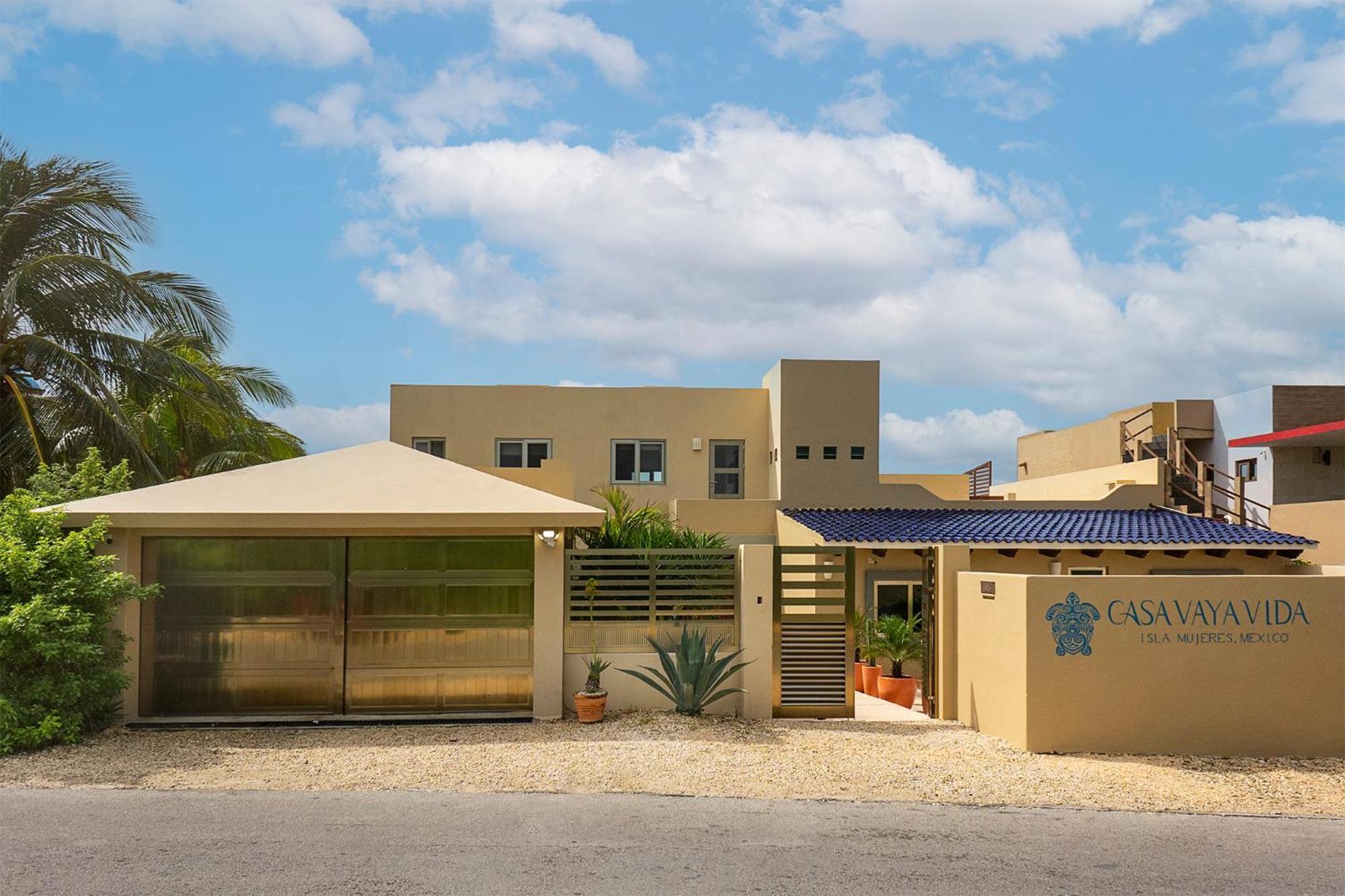 5br Island Villa, Stunning Views, Saltwater Pool & Concierge
