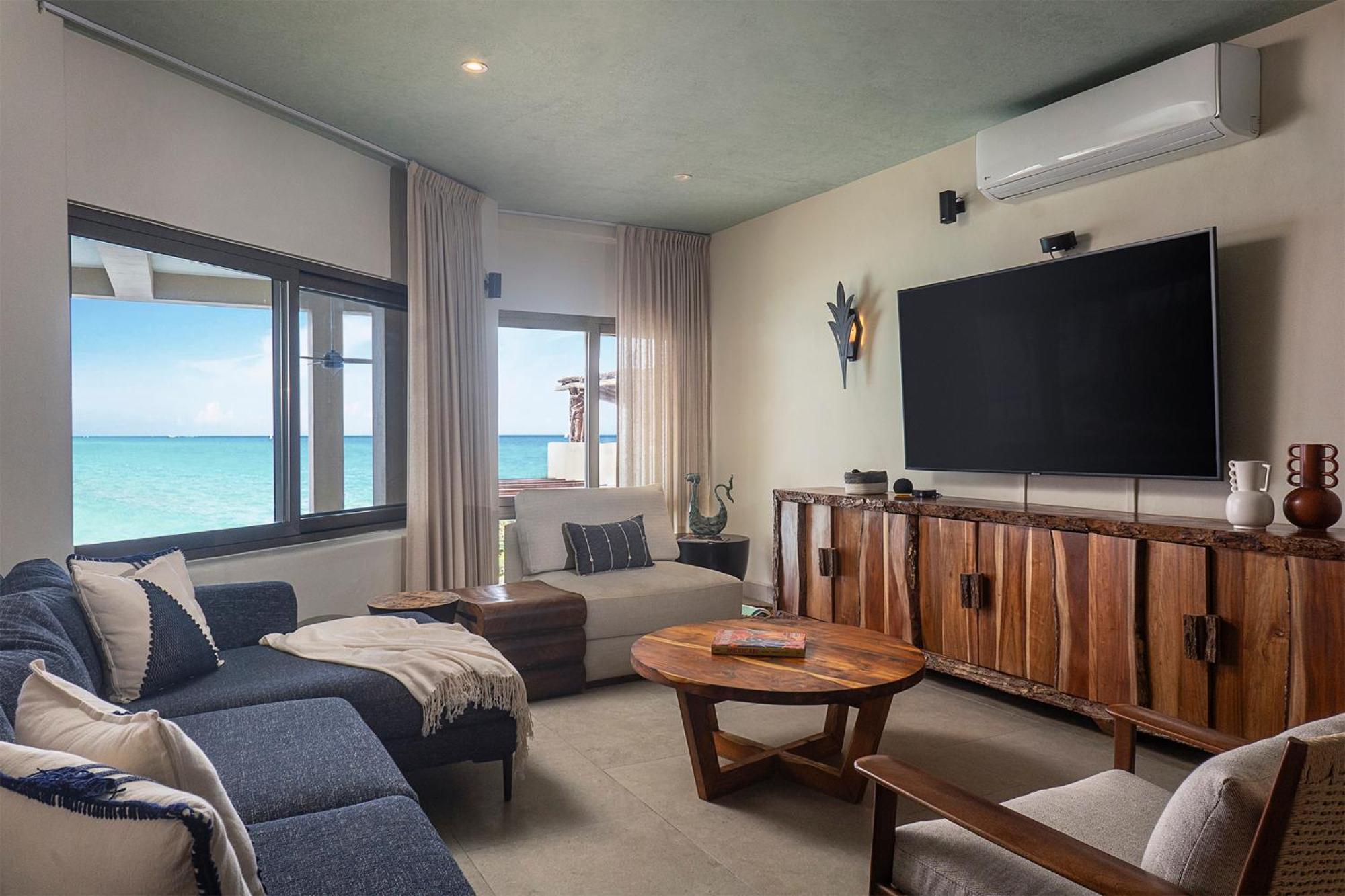 5br Island Villa, Stunning Views, Saltwater Pool & Concierge Villa