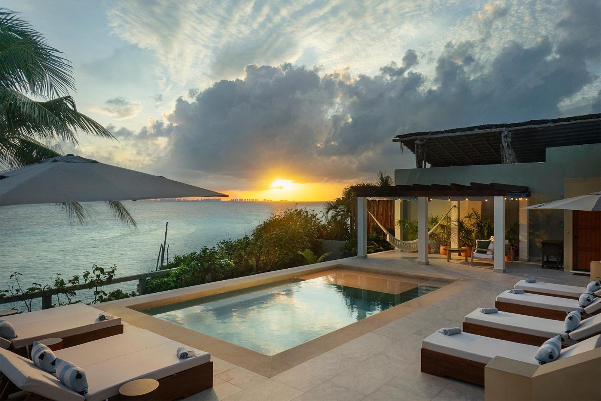 5br Island Villa, Stunning Views, Saltwater Pool & Concierge Villa