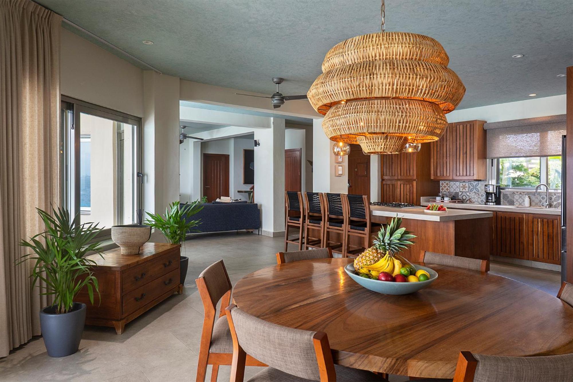 5br Island Villa, Stunning Views, Saltwater Pool & Concierge Villa *